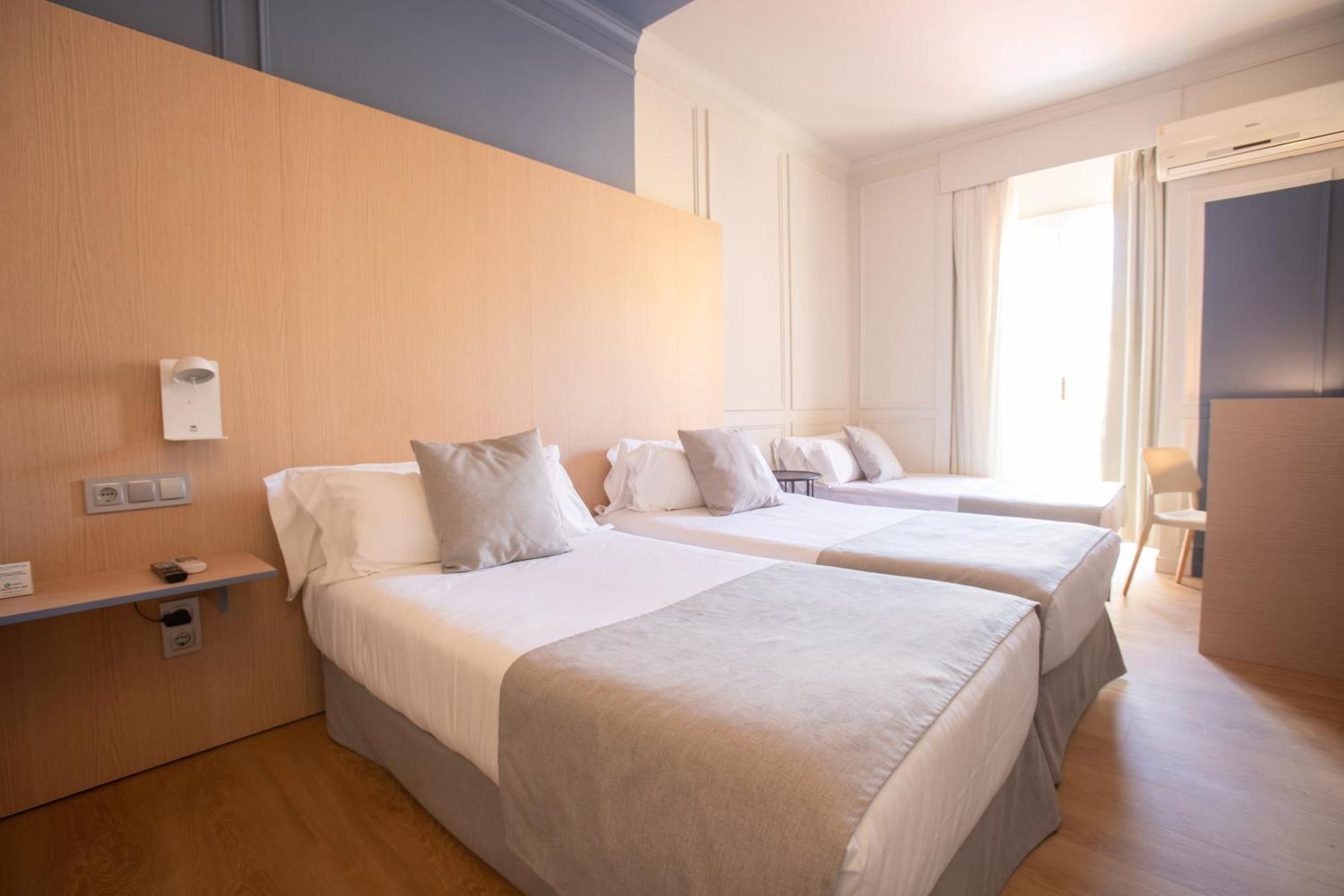 Olympia Consul Del Mar Hotell Valencia Exteriör bild